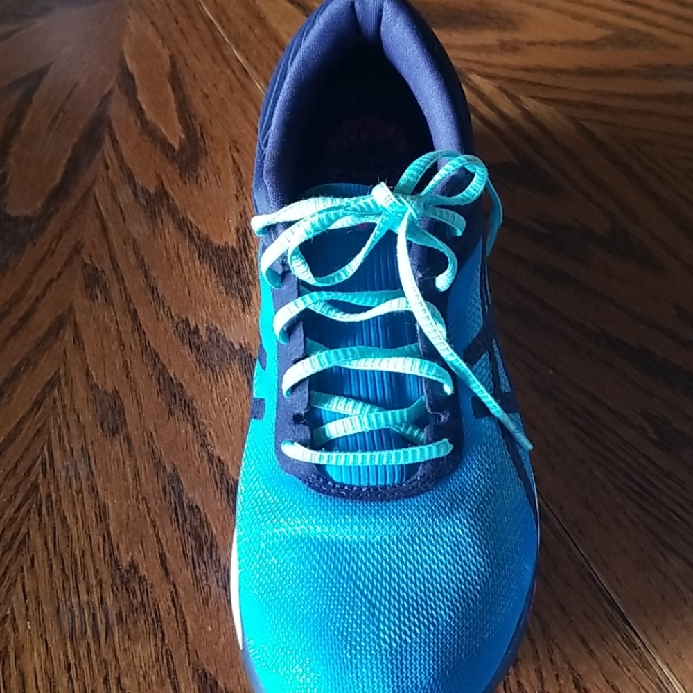 Asics fuzeGEL running shoe